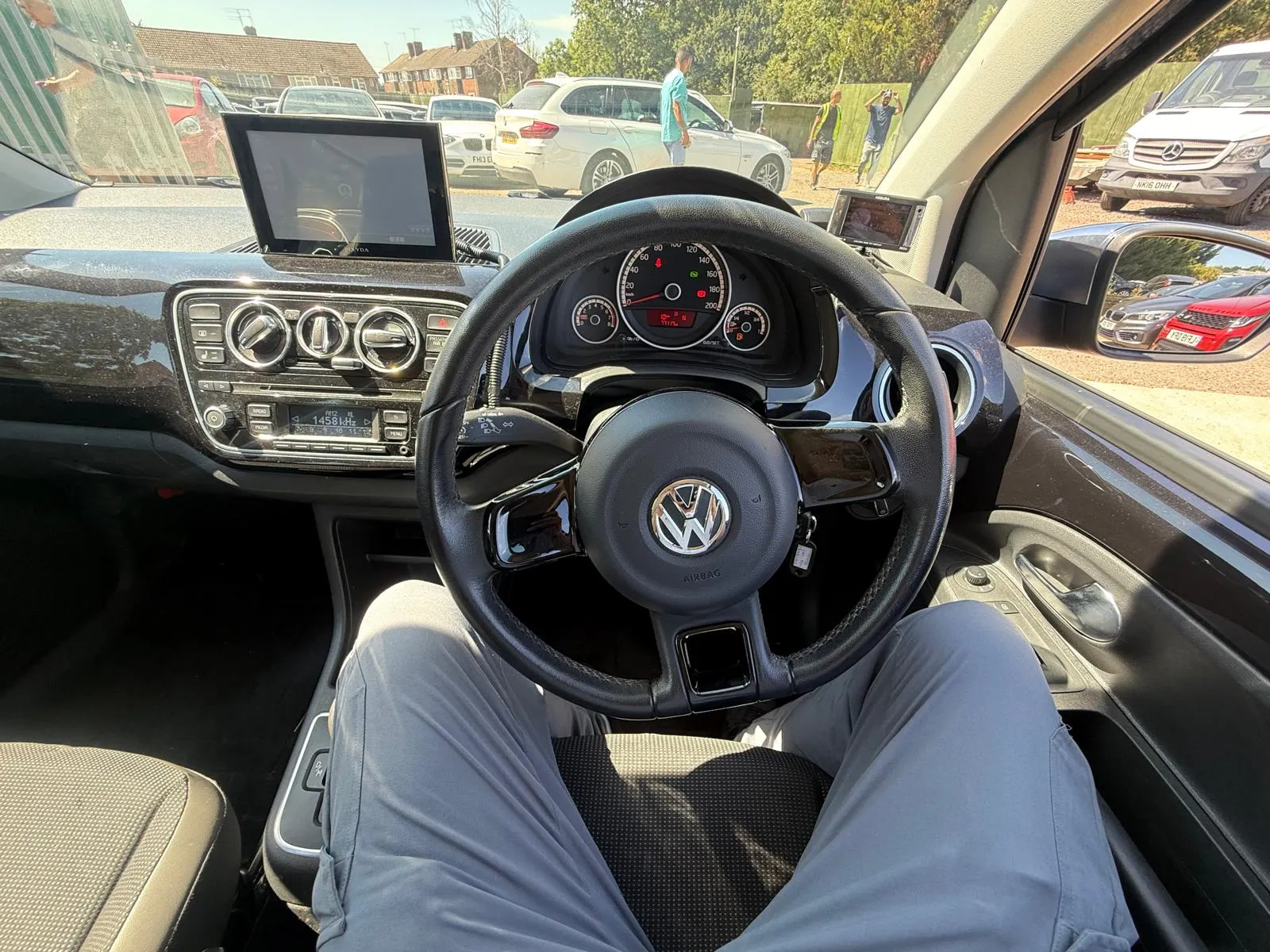 vehicle-media-11