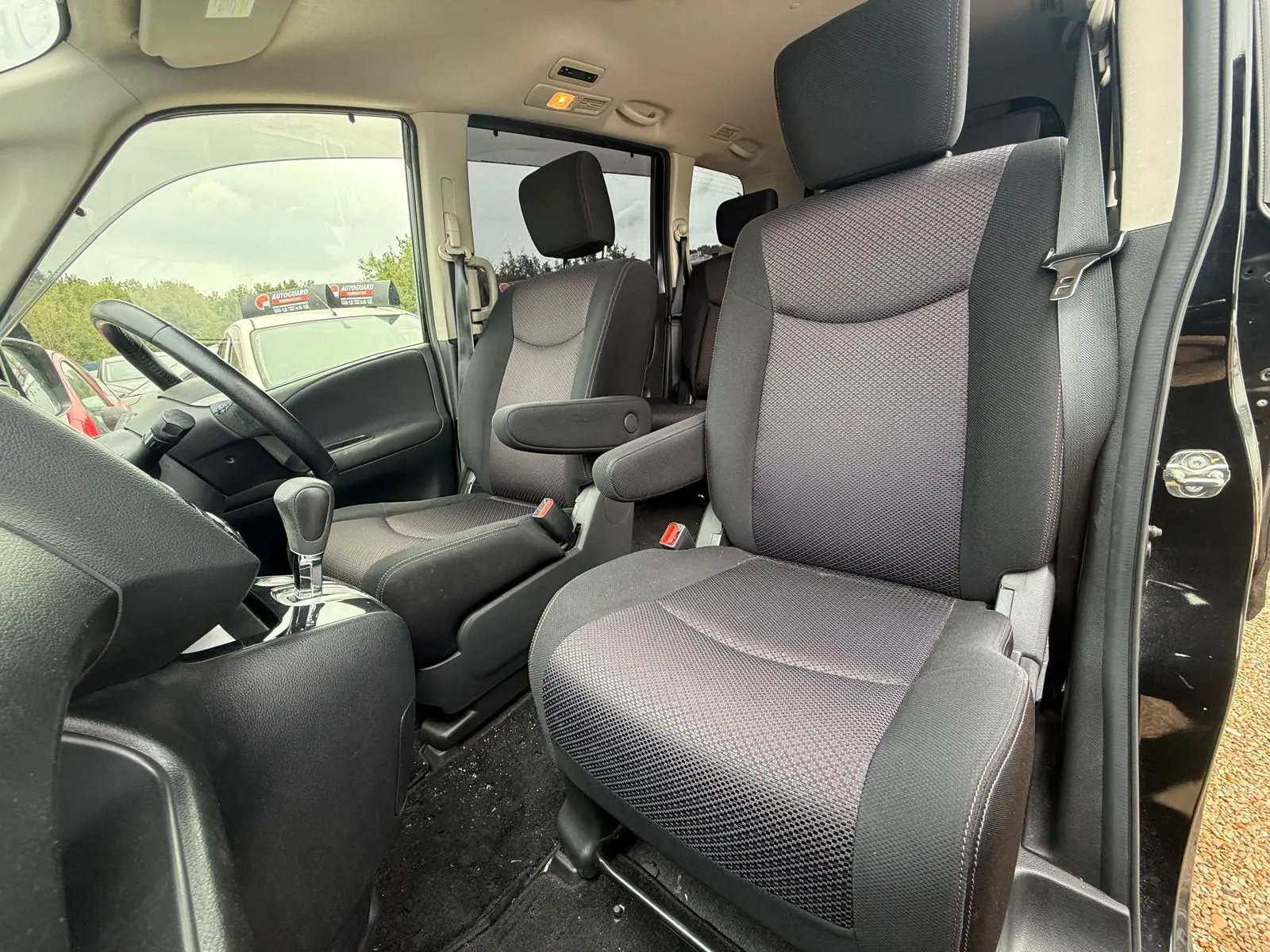 vehicle-media-25
