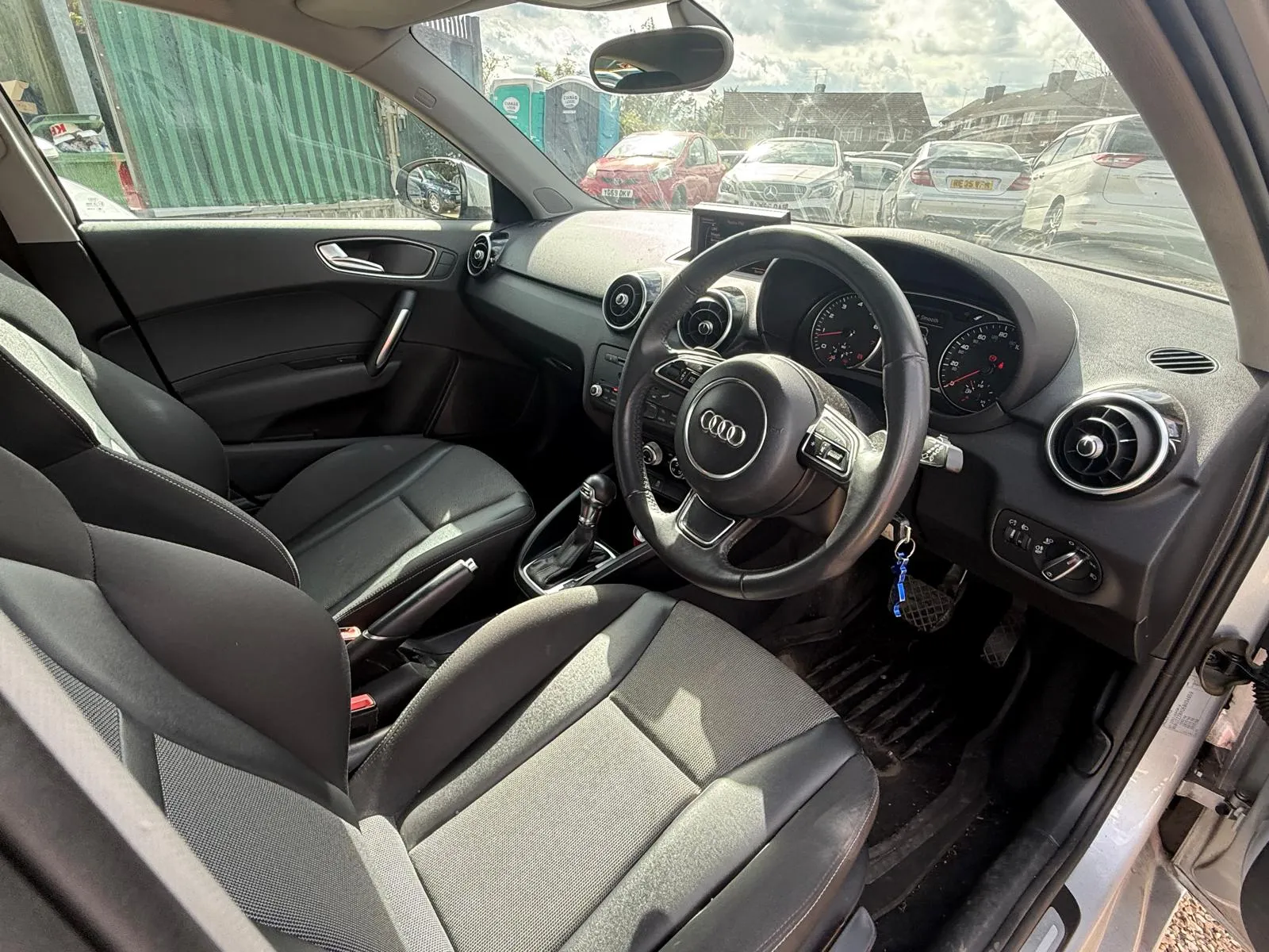 vehicle-media-32