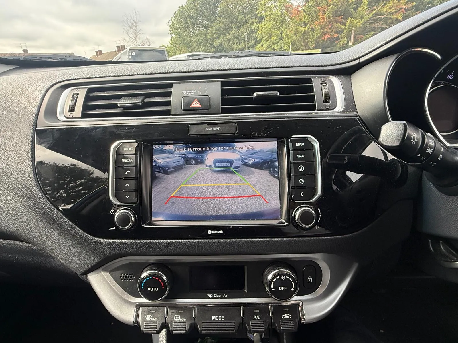 vehicle-media-32