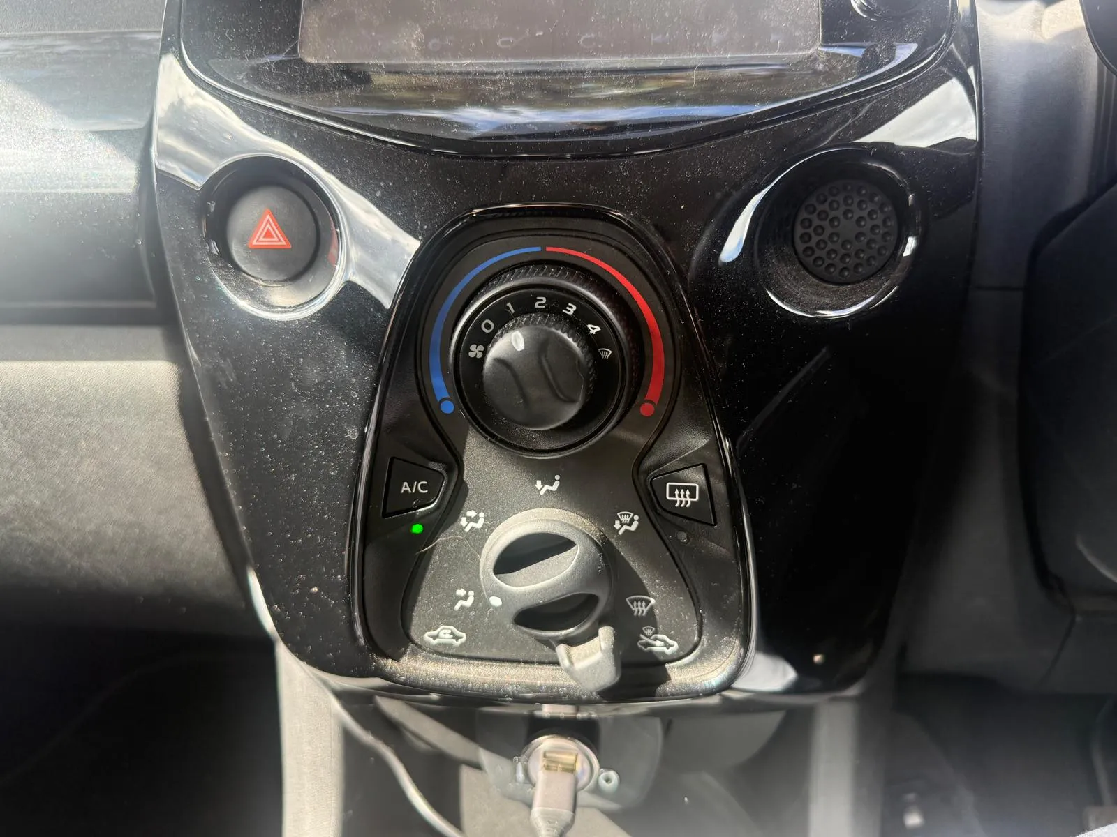 vehicle-media-28