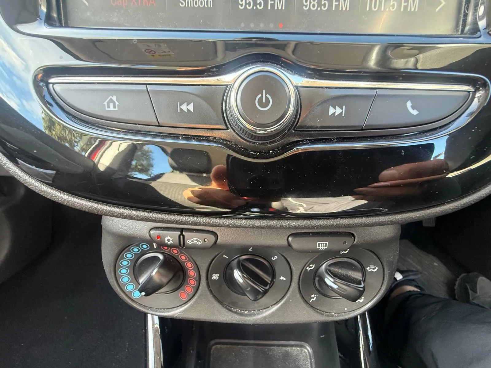 vehicle-media-27
