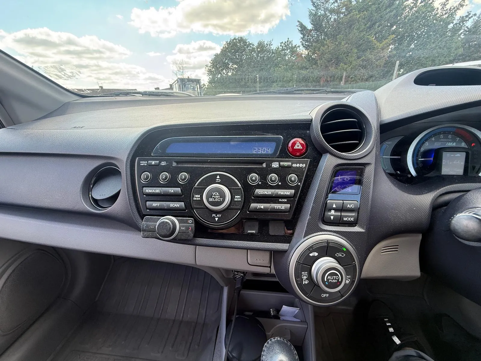 vehicle-media-35